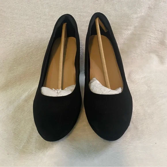 Dream Pairs Black Suede Pumps size 8 - Picture 1 of 9